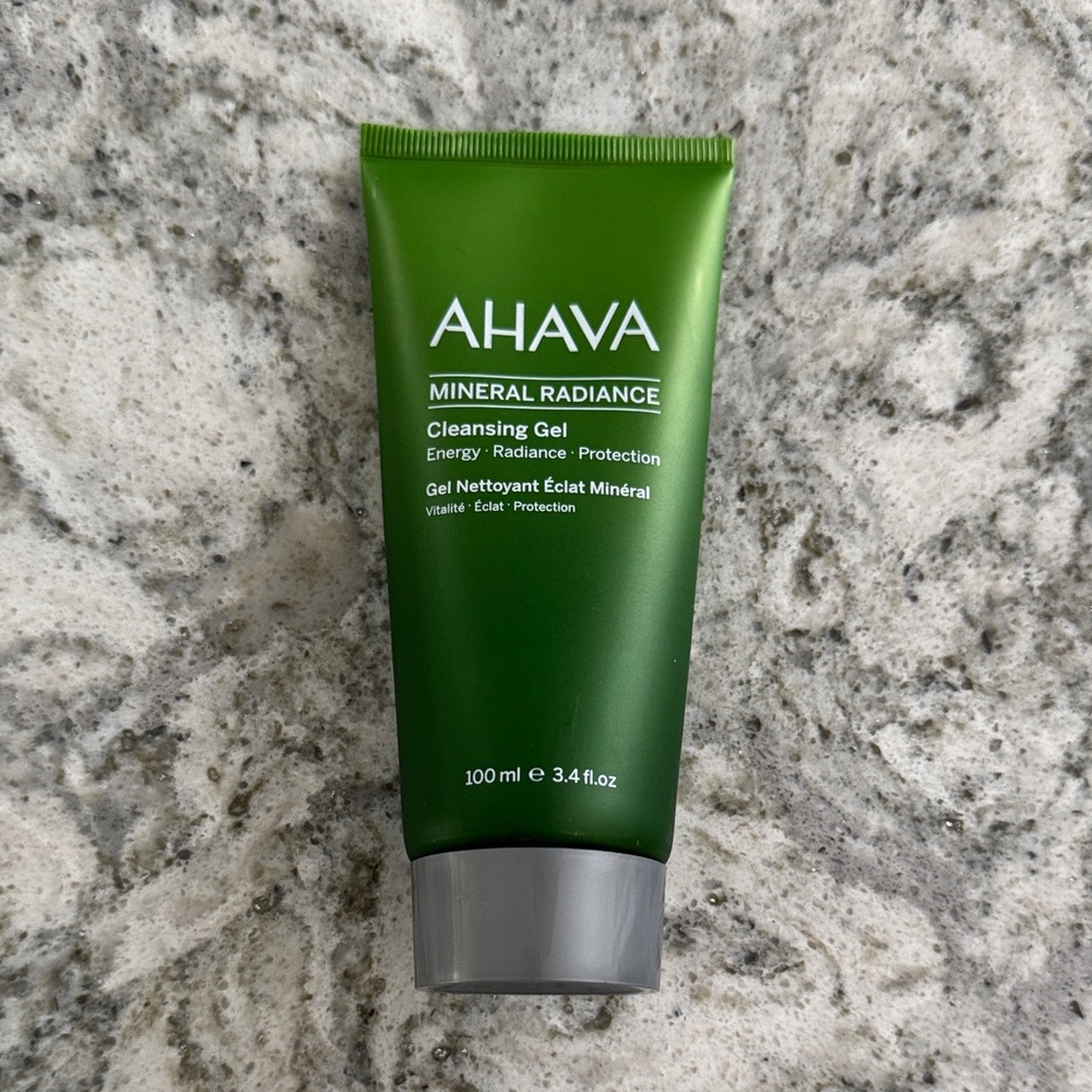 AHAVA Mineral Radiance Cleansing Gel - Vibrant Green